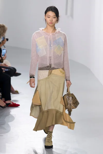 Look 25